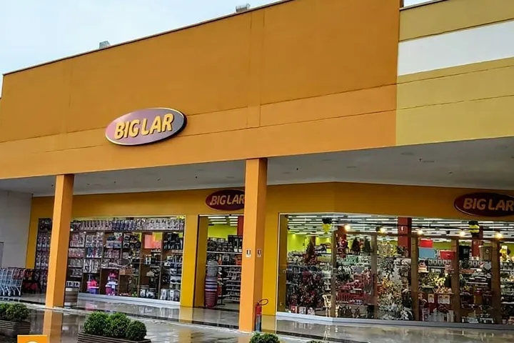 Fachada da loja Big Lar