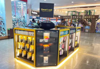 Fachada da loja Smart Cell