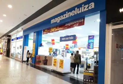 Fachada da loja Magalu